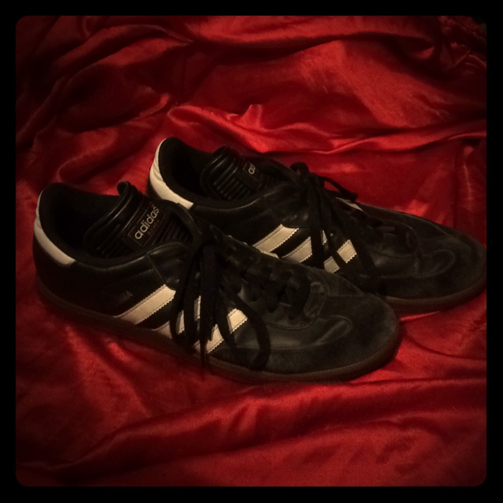 Sambas indoor soccer size 11.5